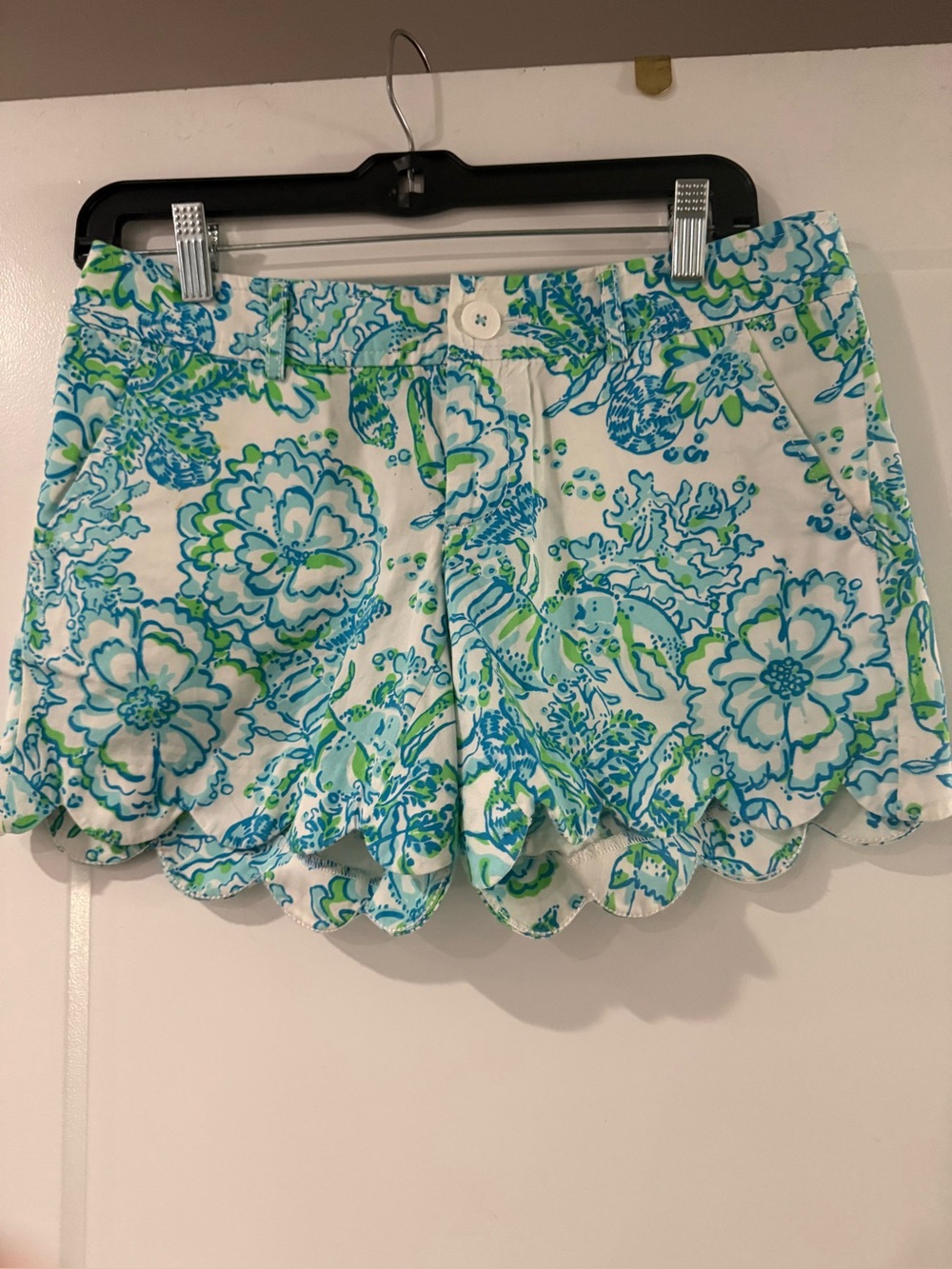 Lilly Pulitzer White Floral Scallop Hem High Waist Shorts